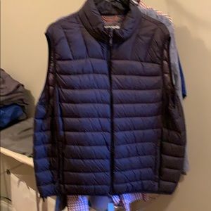 Sleeveless puffer jacket extra large used